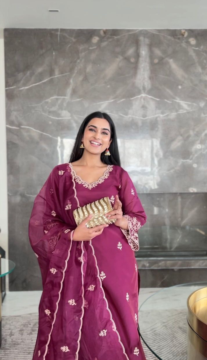 Elegant Embroidered Punjabi Suit Set with Dupatta