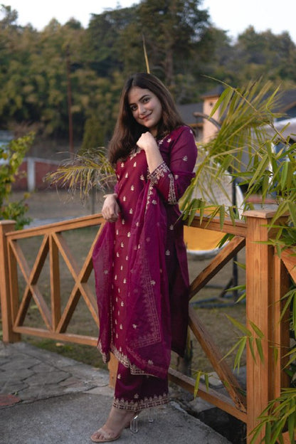 Hand-Embroidered Chanderi Silk Kurta Set