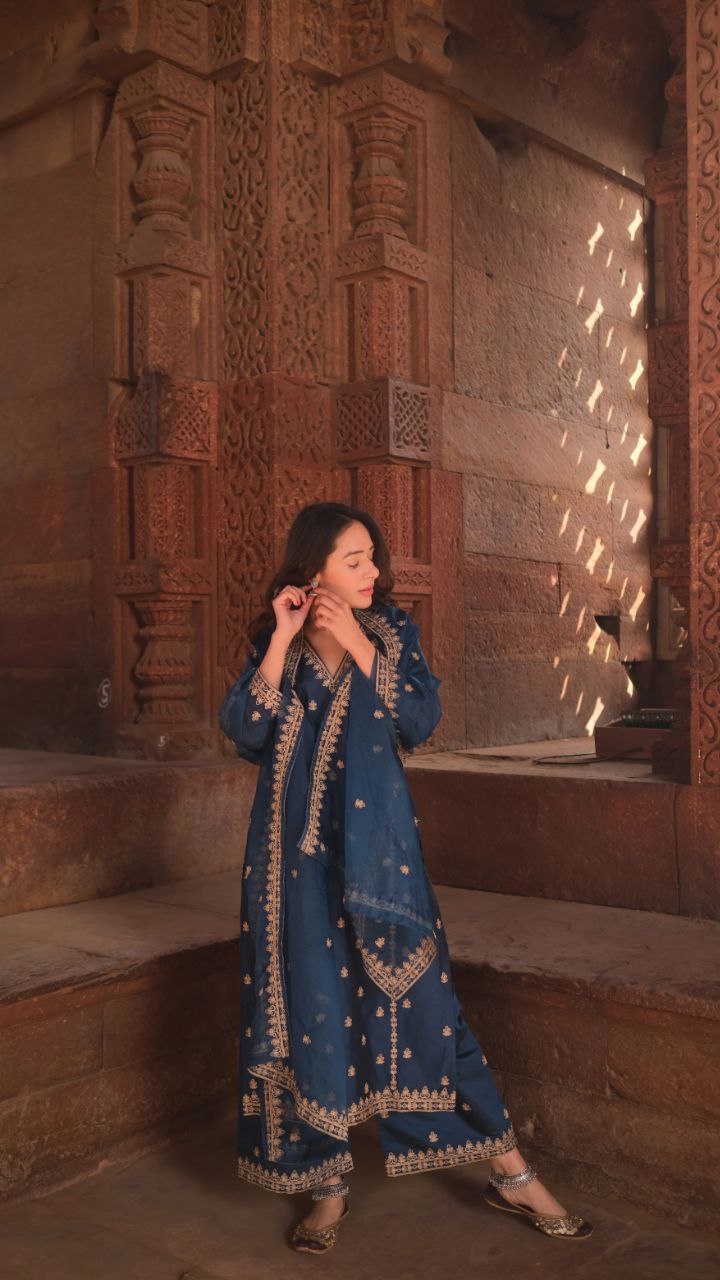 Hand-Embroidered Chanderi Silk Kurta Set