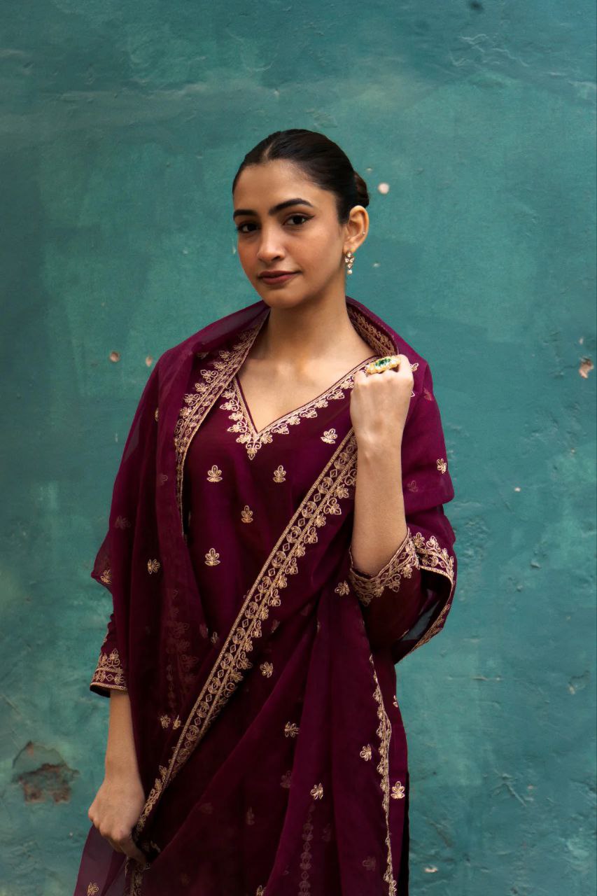 Hand-Embroidered Chanderi Silk Kurta Set