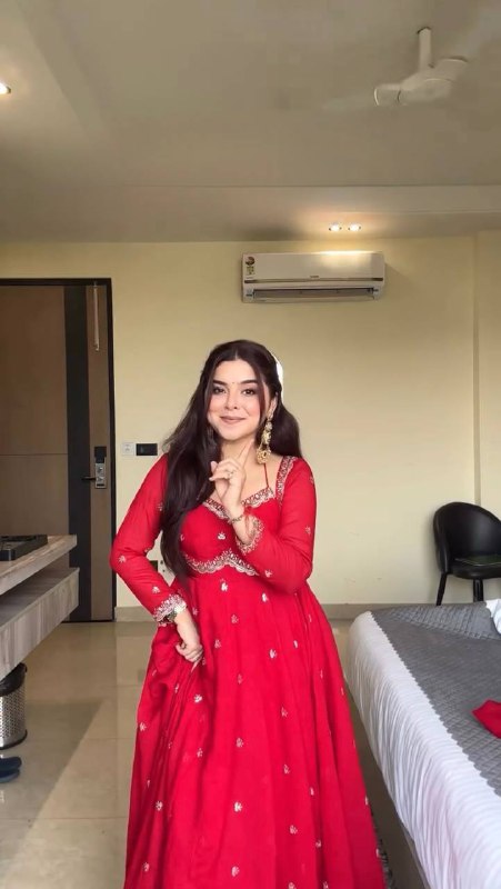 Effortless charm with our exclusive 3-piece set – crafted for comfort