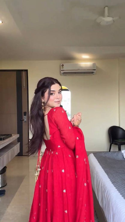 Effortless charm with our exclusive 3-piece set – crafted for comfort