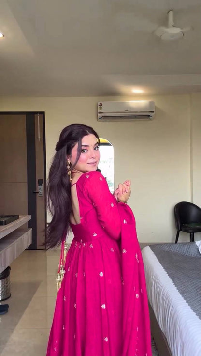 Effortless charm with our exclusive 3-piece set – crafted for comfort